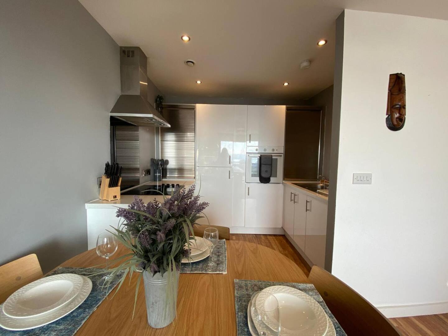 Stunning Mersey View Flat W Parking In ليفربول المظهر الخارجي الصورة
