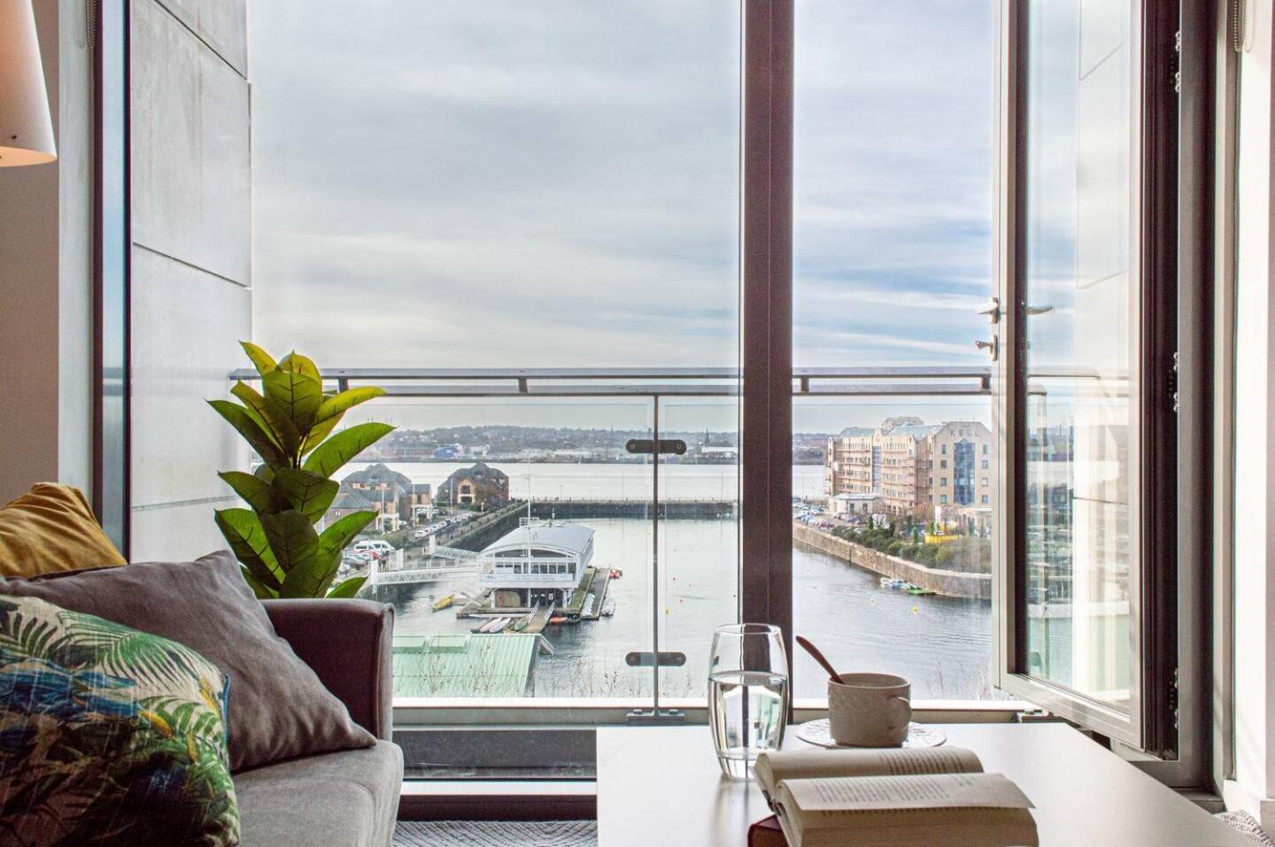 Stunning Mersey View Flat W Parking In ليفربول المظهر الخارجي الصورة
